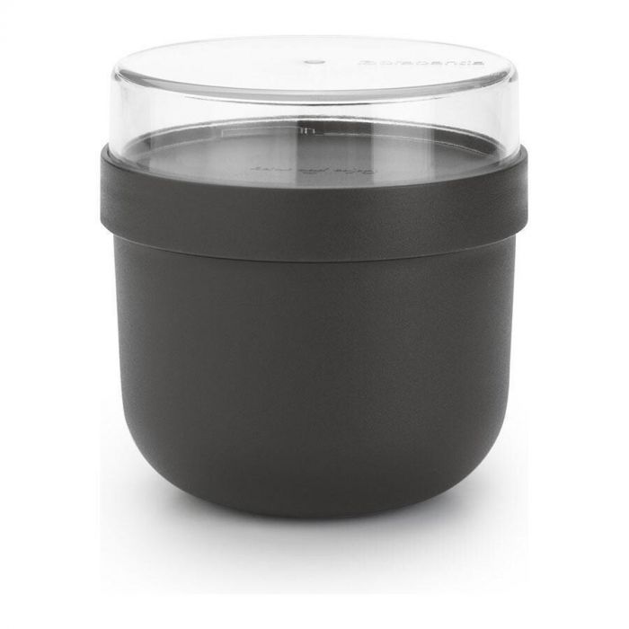 Donkergrijze Brabantia Make & Take yoghurtbeker met transparante deksel, ideaal voor onderweg.