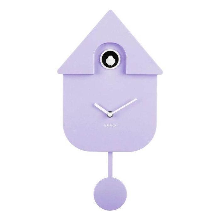 Vooraanzicht van de Karlsson Wandklok Modern Cuckoo in zacht paars met wit vogeltje en slinger.
