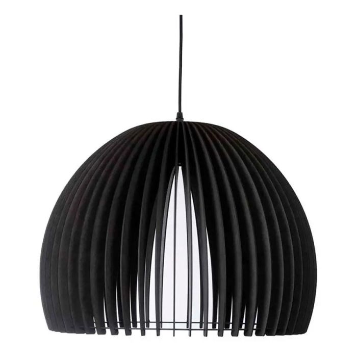 Zwarte Blij Design hanglamp Oslo 65 cm met halfbol kap van open latten en zwarte pendel, gefotografeerd vrijstaand tegen witte achtergrond.