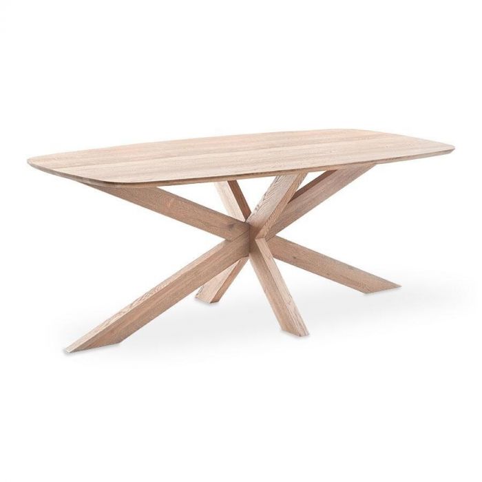 Eikenhouten Deens ovale eettafel Walden met spinpoot in warme lakafwerking