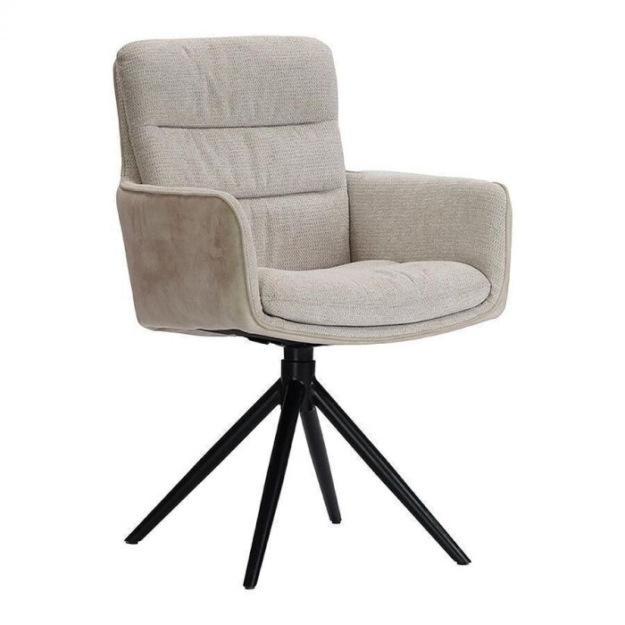 Eetkamerstoel Letta van Pronto Wonen in naturel stof met een zachte, gewatteerde zitting, armleuningen en een zwart metalen draaionderstel.