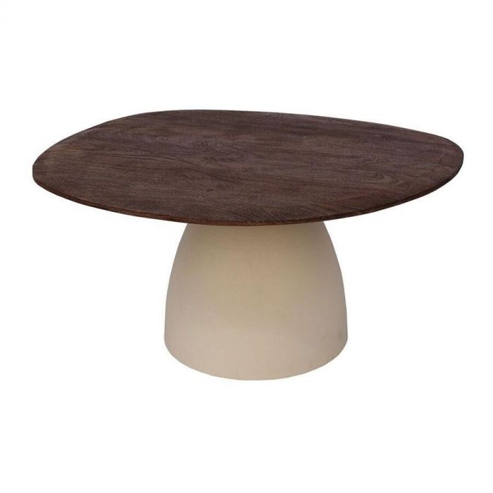 INHOUSE Marroni salontafel met een rond organisch blad van donker mangohout en een brede zandkleurige, afgeronde voet.