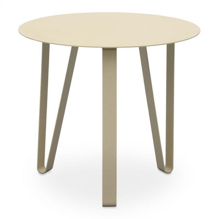 Bijzettafel Marma in vanillekleur met minimalistisch metalen design en drie poten.