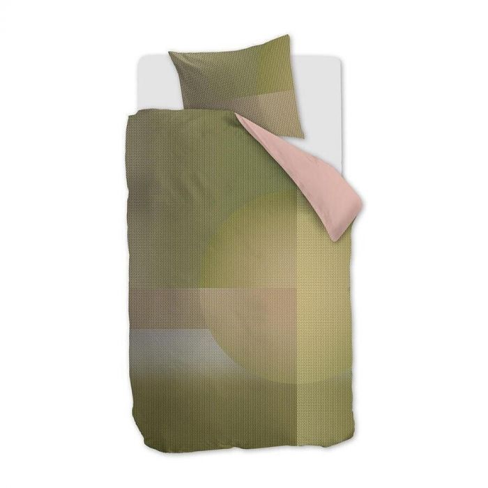 Eenpersoons dekbedovertrek Glossy green van Beddinghouse Dutch Design met groene print en roze achterzijde.