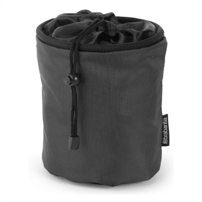 Brabantia Wasknijpertas zwart, gemaakt van stevig textiel met trekkoordsluiting en subtiel logo.