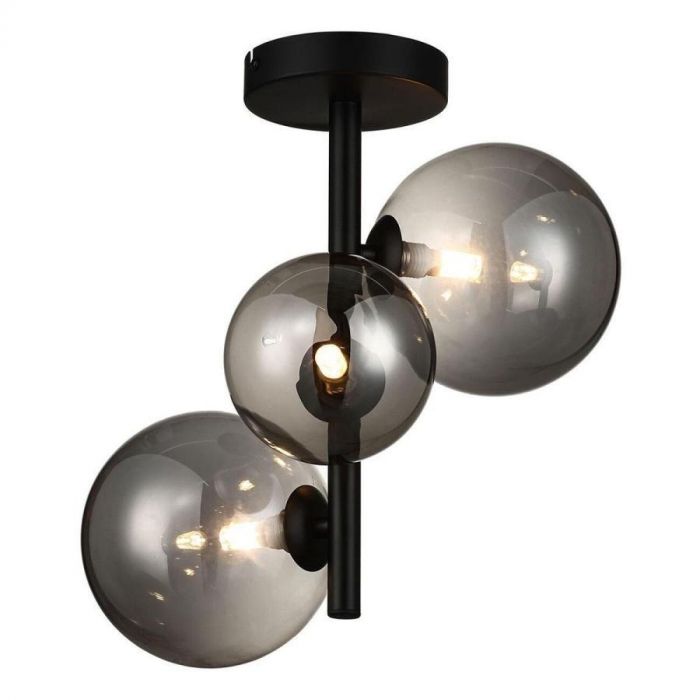 Pronto Wonen plafondlamp Olivento 3-lichts, zwarte metalen plafondlamp met drie ronde smoke glazen kappen die warm licht verspreiden.oven en accessoires op het blad.