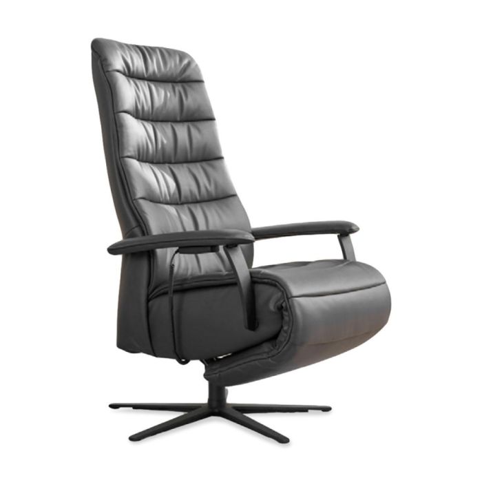 Zwarte leren relaxfauteuil Layham met verstelbare rug en voetensteun op witte achtergrond