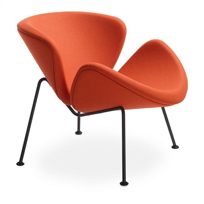 Fauteuil Orange Slice van Artifort in oranje stof met zwart stalen onderstel, ontworpen door Pierre Paulin.