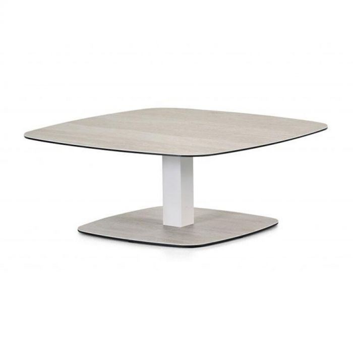 Vierkante Montèl Salontafel Travis met een keramiek en travertin tafelblad en een witte centrale kolompoot.