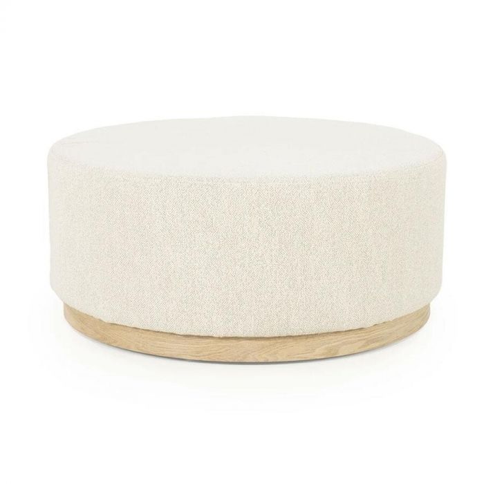 Poef Avah Large in Beige Mantz met ronde vorm en stevige houten basis.