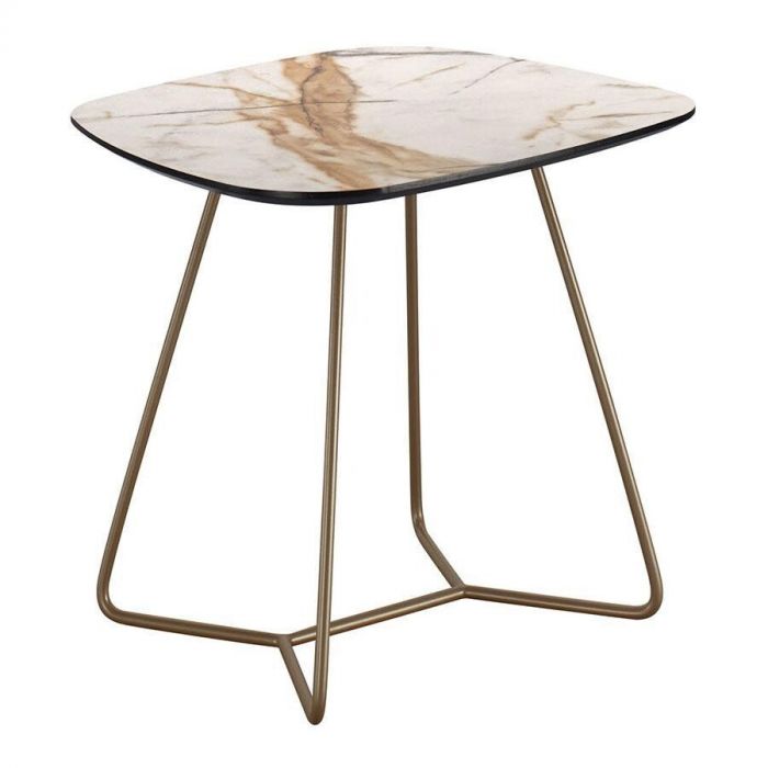 Ovale salontafel Marby van INHOUSE met terra-motief in marmerlook en slank metalen onderstel in bronstint, los gepresenteerd.