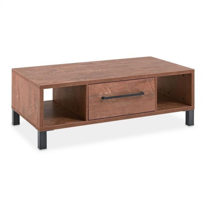 Salontafel Alva van Profijt Meubel in Old Teak met matzwarte pootjes en lade in het midden, met open vakken aan beide zijden.