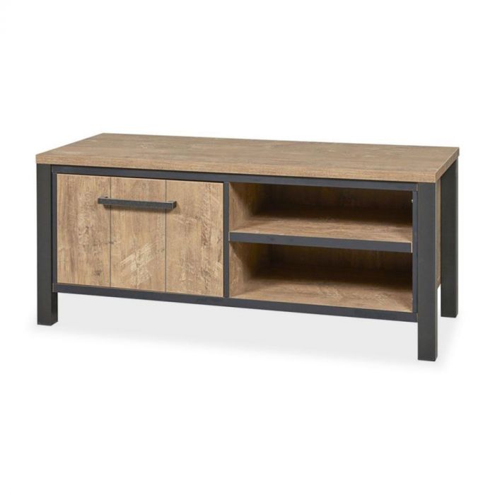 Industrieel tv-meubel Mendiga 126 cm breed met zwart metalen frame, houtlook afwerking, 1 deur en 2 open vakken met kabeldoorvoer.