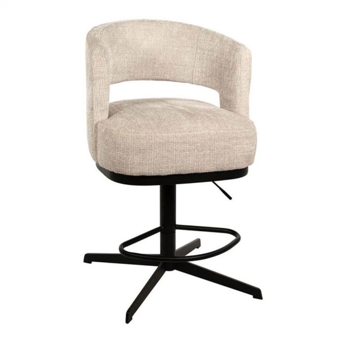 Vooraanzicht van de Star Barstoel in Cremona Natural stof met zwart metalen onderstel