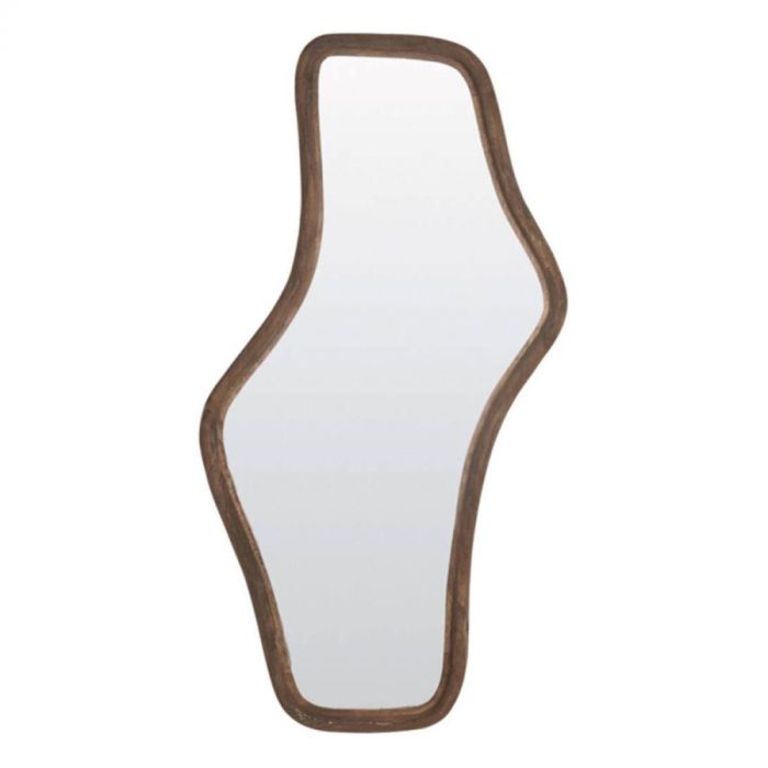 Organisch gevormde spiegel Celano van Light & Living met donkerbruine houten rand, volledig zichtbaar tegen witte achtergrond.