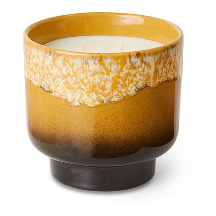  Geurkaars HK Living Valencia in glanzend keramiek met warme bruin-okerkleurige tinten en dubbele lont.