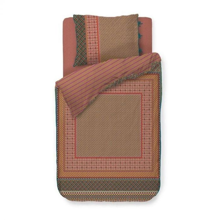 Beddinghouse Bogolan dekbedovertrek eenpersoons met geometrische patronen in warme tinten, vooraanzicht.