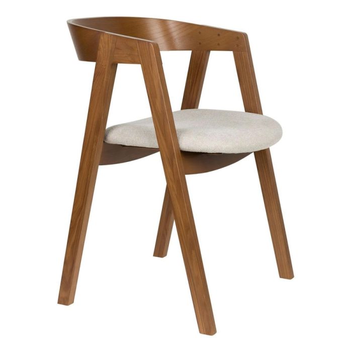 Zuiver Mads eetkamerstoel walnoot met licht beige zitting, gefotografeerd schuin van voren.