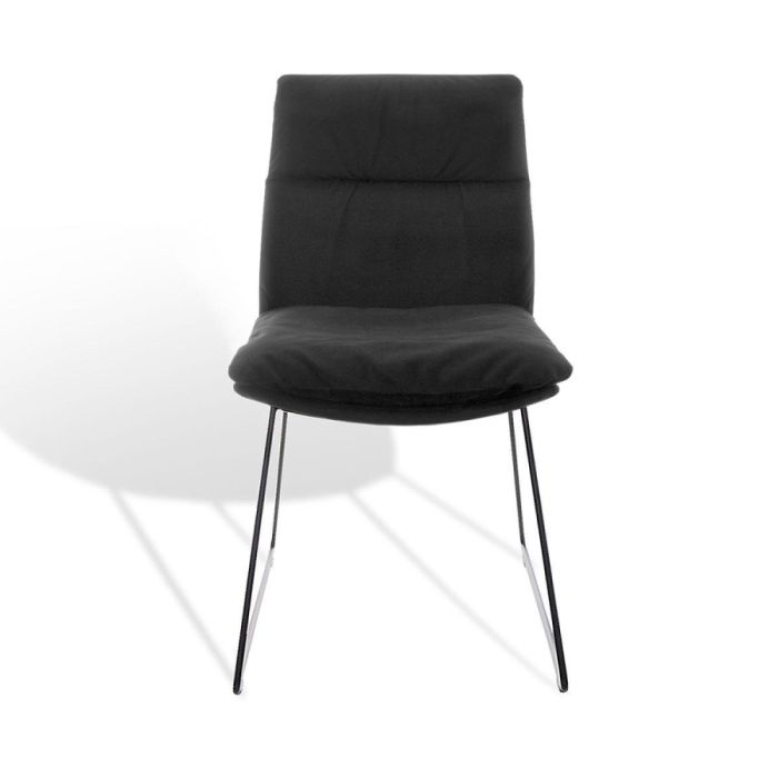 Zwarte KFF Faye eetkamerstoel met gestoffeerde zitting en slank metalen sledeonderstel, vooraanzicht