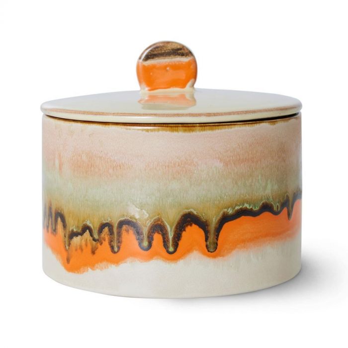 Cookie Jar Burst close-up – ronde keramieken koekjestrommel met oranje en groen glazuur, deksel met knop.