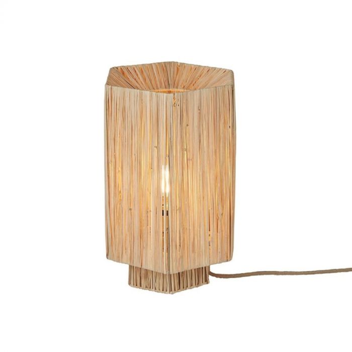 Close-up van de Tafellamp Panama in raffia en ijzer, met warme sfeervolle lichtval.