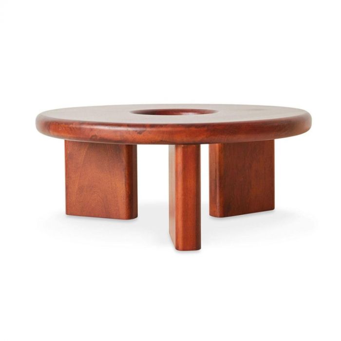 Conversation Coffee Table van bruin mangohout met ronde vorm en centrale uitsparing, frontaal zichtbaar.