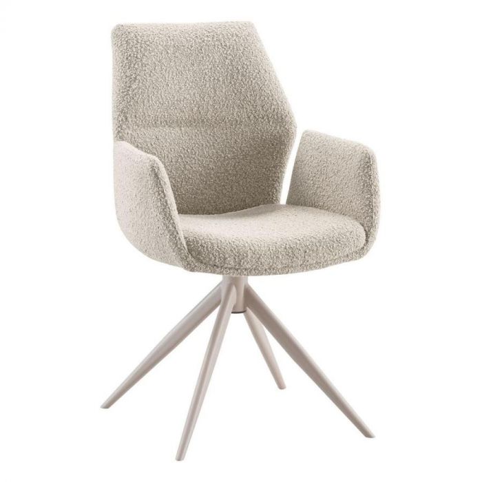 Close-up van de Pronto Wonen Faido eetkamerstoel in bouclé toffee met grijze draaibare poten, schuin van voren gezien.