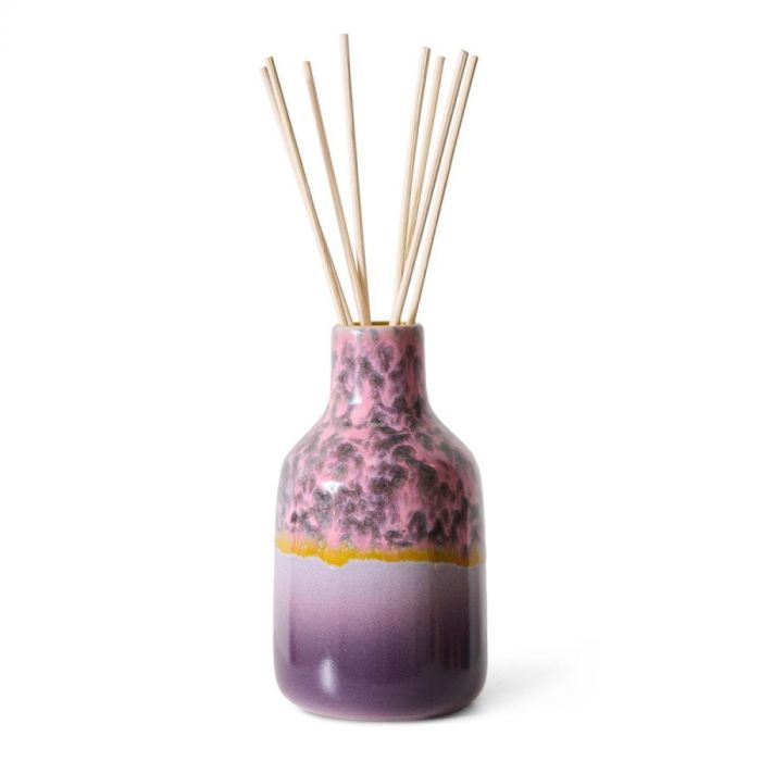 HKLIVING 70s Ceramics Fragrance Sticks Cape Town in roze-paarse keramische houder met houten geurstokjes.