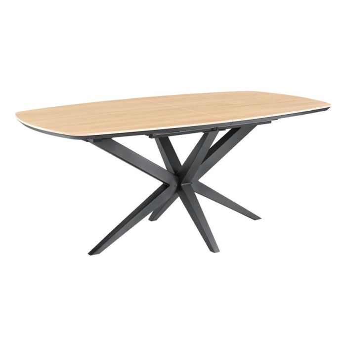 INHOUSE Eettafel Warita 160x92 cm met uitschuifbaar blad in Old Oak en zwarte metalen spinpoot, driekwart zijaanzicht.