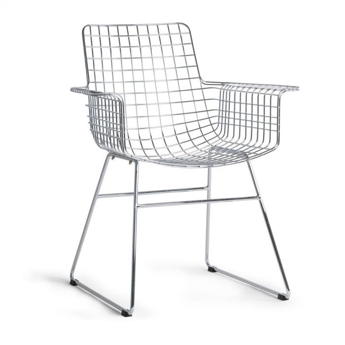 Eetkamerstoel Wire Chair Arm in verchroomd metaal met armleuningen, moderne draadconstructie.