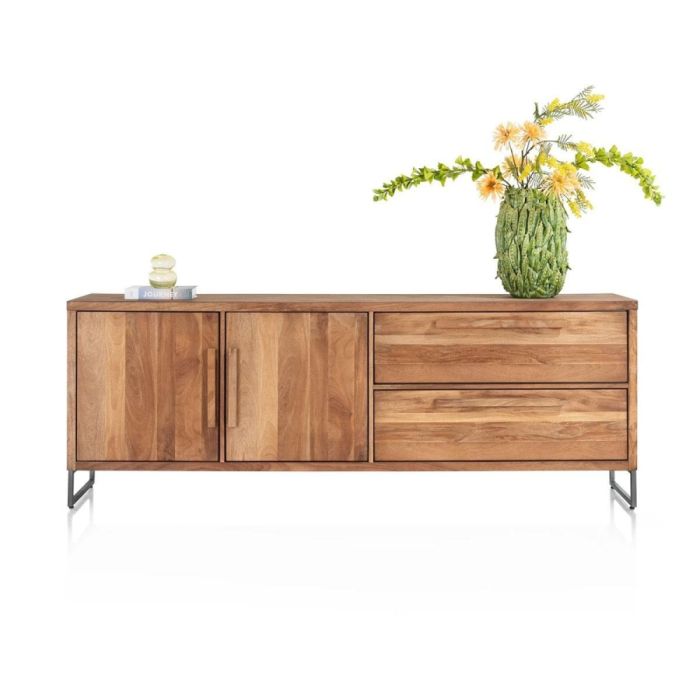 Happy@Home Dressoir Everest met bloemenvaas en decoratie, frontaal beeld.