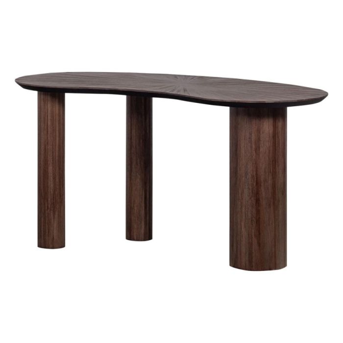 WOOOD sidetable Sun van gerecycled teakhout met organisch gevormd blad en drie ronde poten, weergegeven op witte achtergrond.