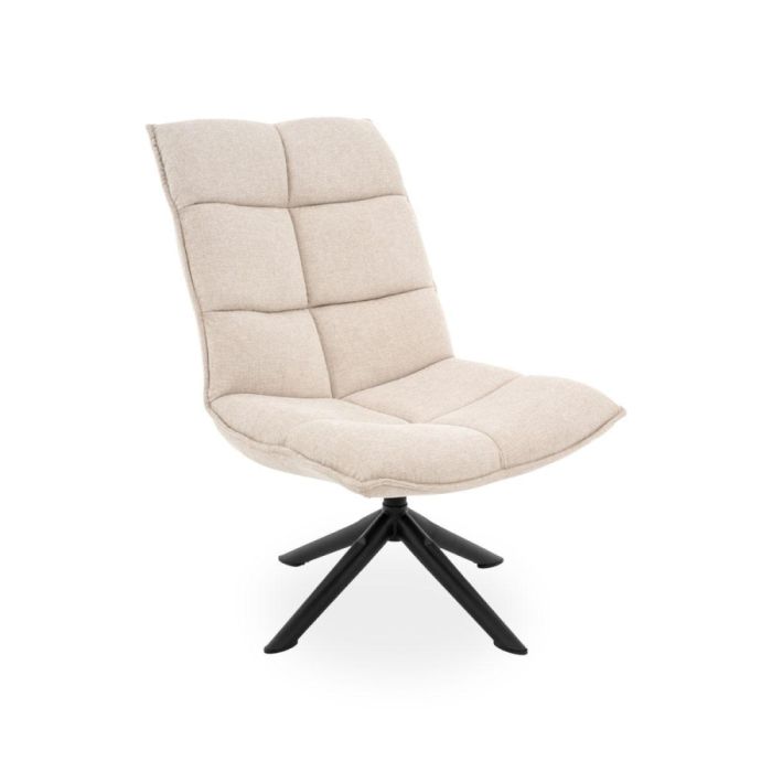 Draaifauteuil Calpe in beige stof met biesafwerking en zwarte metalen 4-teensvoet, vooraanzicht op witte achtergrond.