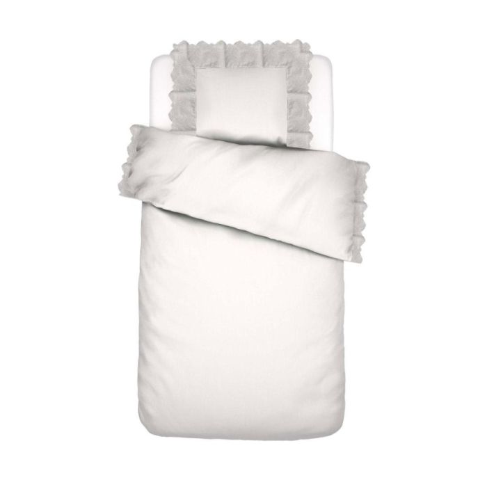 Dekbedovertrek Maen Essenza white 140x220 met kussensloop, helderwit katoen met brede broderierand rondom.
