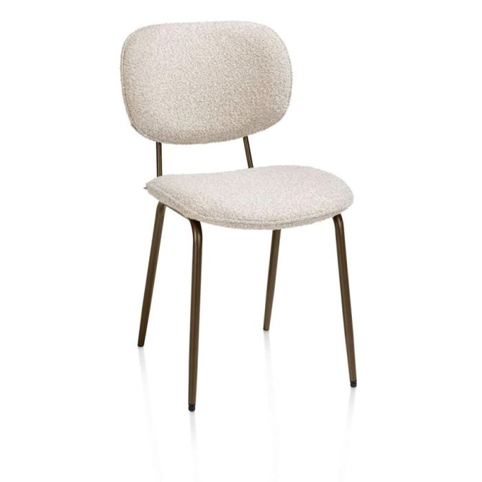 Eetkamerstoel Lexi beige met boucléstof Cloudy en steelbrown metalen frame, vooraanzicht.