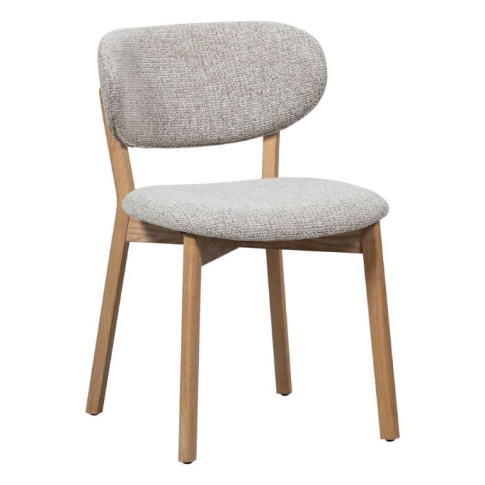 Eetkamerstoel WOOOD Udar naturel met geweven stof en eikenhouten poten, schuin van voren gefotografeerd op witte achtergrond.