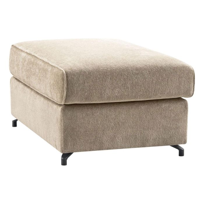 Hocker Licato taupe in boucléstof met zachte structuur, vlindernaad en zwarte metalen poten, gefotografeerd schuin van voren.