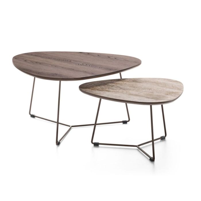 Salontafelset Gladesville met organische vormen en bladen in houtlook en marmerlook