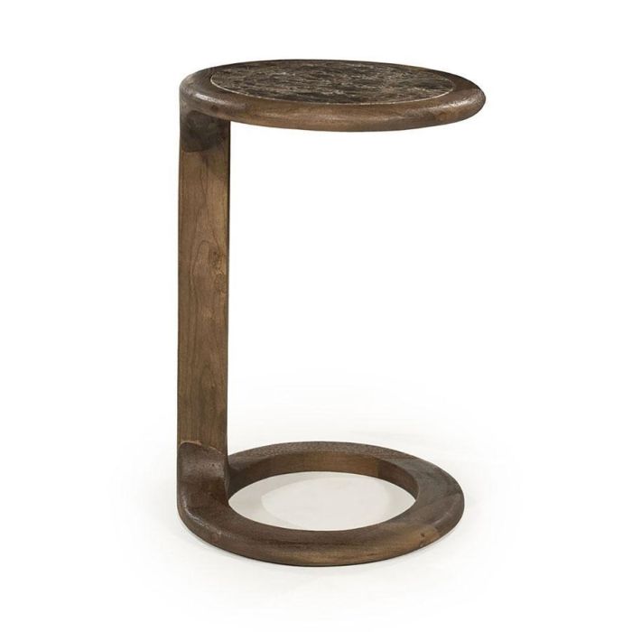 Bijzettafel Eleonora Vito van mangohout met rond Emperador marmeren blad, schuin van voren gefotografeerd op witte achtergrond