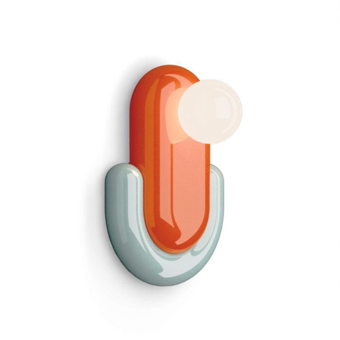 Wandlamp Éclair met oranje en lichtblauwe glanzende vormen en ronde lichtbron