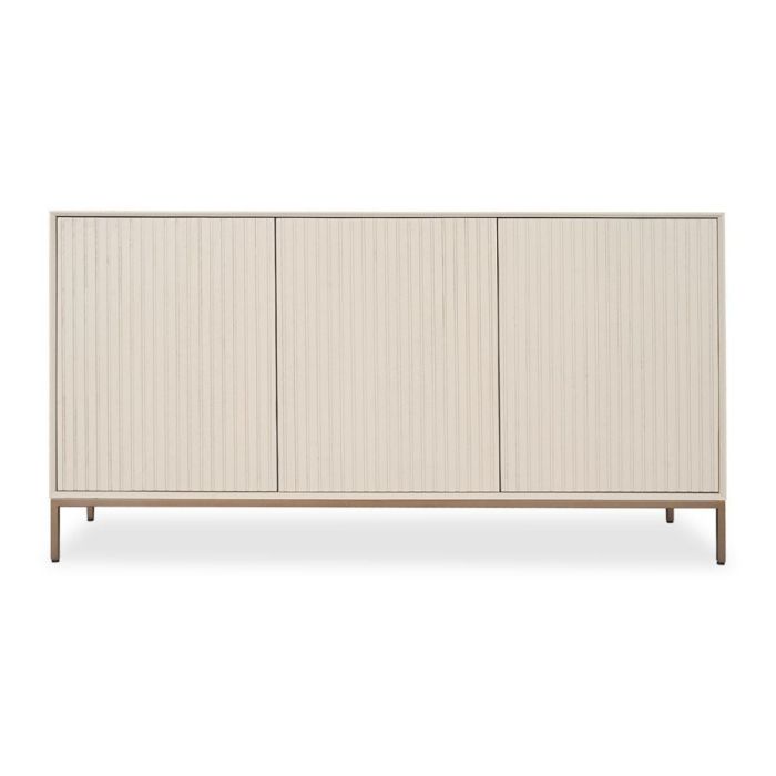 Dressoir Madison Sand van gezandstraald mangohout met drie deuren en verticaal lattenpatroon