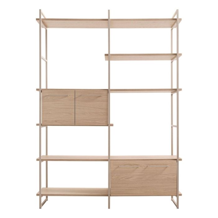 Open wandkast met licht houtdecor planken en lichtgrijs metalen frame, frontaal weergegeven met open vakken en twee gesloten kasten