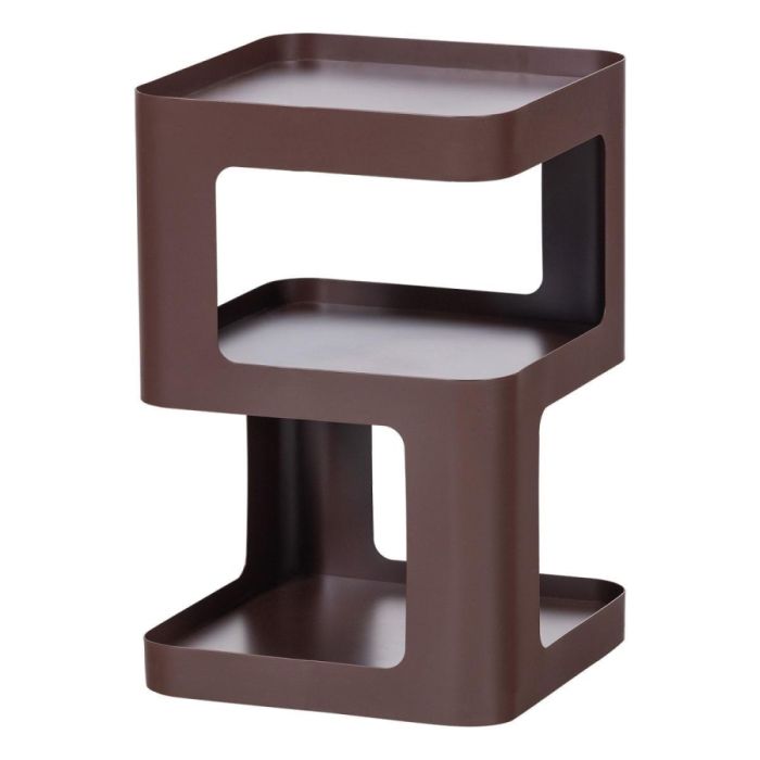 Paarsbruine metalen bijzettafel Riv met open vakken en afgeronde vormen, vrijstaand gefotografeerd