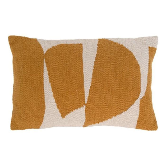 Urban Nature Culture kussen Sele met goudbruine grafische vormen op een off-white achtergrond, rechthoekig sierkussen van katoen