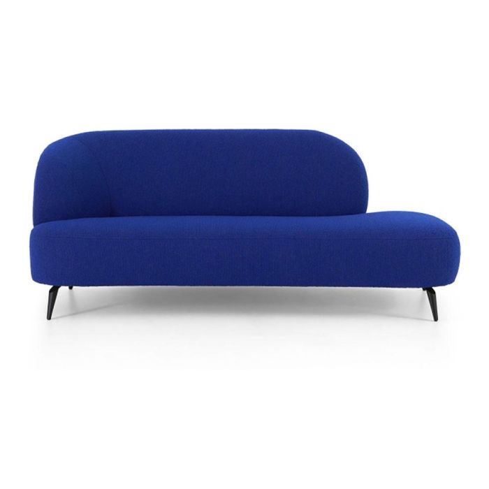 Kobaltblauwe Montèl 40-1 chaise longue links vrijstaand tegen lichte achtergrond met ronde rug en zwarte poten