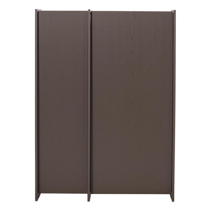 Vooraanzicht van Brock 2-deurs kast in middenbruin essenfineer met strak lijnenspel