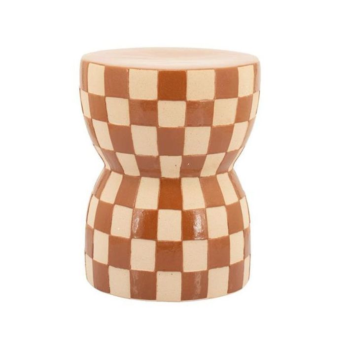 By-Boo bijzettafel Blocsy van aardewerk met bruin geblokt patroon en organische vorm.