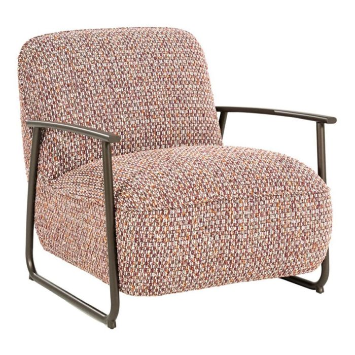 Eleonora Fauteuil Norel in rode Vive-stof schuin van voren met metalen armleuningen.