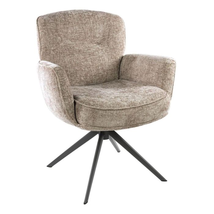 Beige chenille armstoel met afgeronde vormen en zwart metalen draaipoot op lichte achtergrond