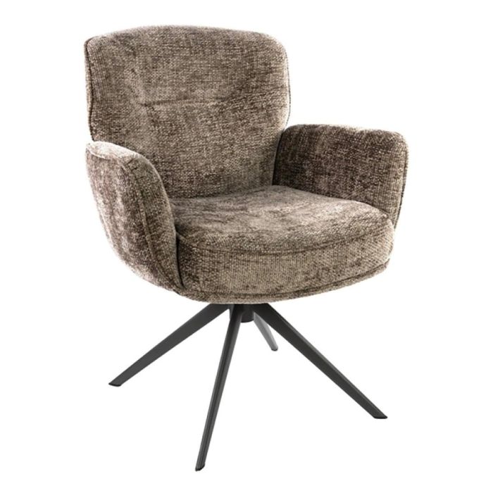 Champagnekleurige chenille armstoel met afgeronde vormen en zwart metalen draaipoot op lichte achtergrond